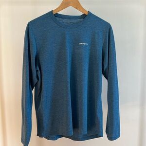 Men’s Patagonia worn wear long sleeve shirt size M